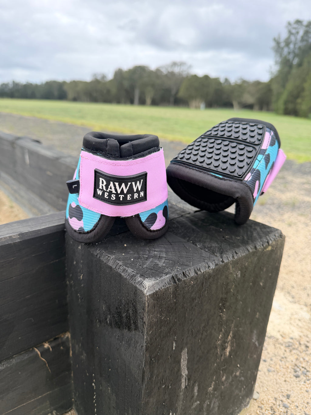 WILDIN horse protective boots set, blue and pink camo with textured rubber sole